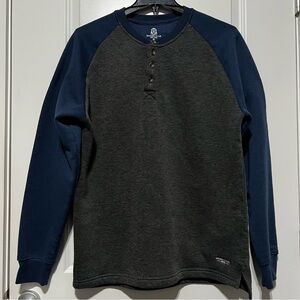 Sahara Club Men’s LS Henley Crewneck Sweatshirt in Gray/Navy